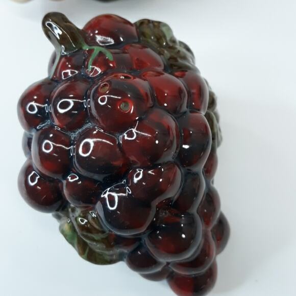Vintage Salt & Pepper Shaker Set GRAPE Bunches - Picture 7 of 8
